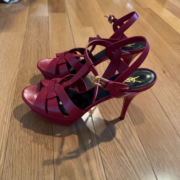 Woman’s YSL tribute sandals worn once !! Comes with original box - Picture 3 of 8